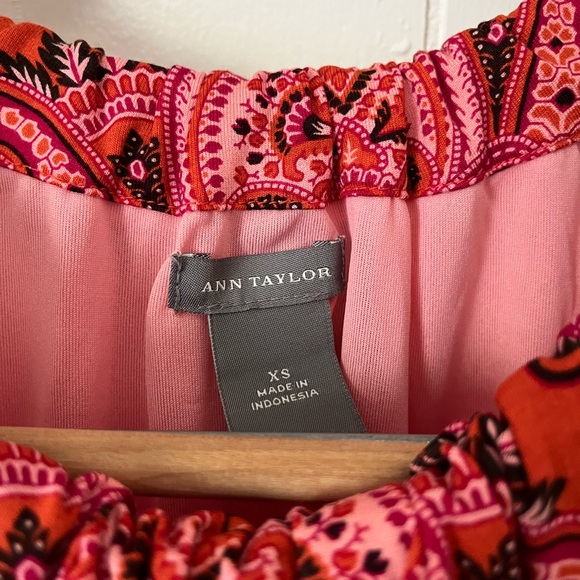 Ann Taylor Paisley Top NWOT - Picture 4 of 5